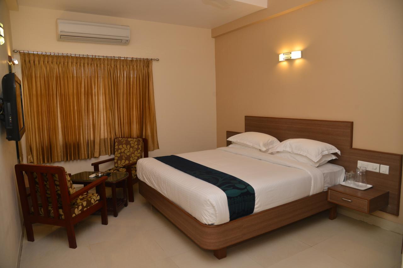 Sri Balaji Hotels Tiruchengodu Eksteriør bilde
