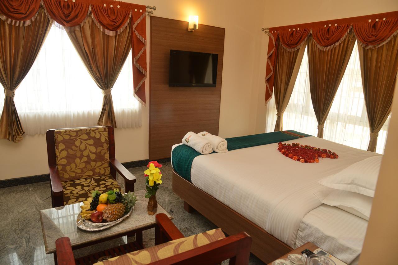 Sri Balaji Hotels Tiruchengodu Eksteriør bilde