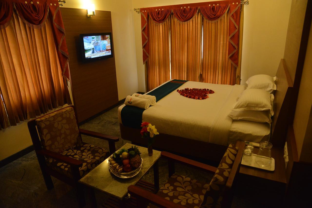 Sri Balaji Hotels Tiruchengodu Eksteriør bilde