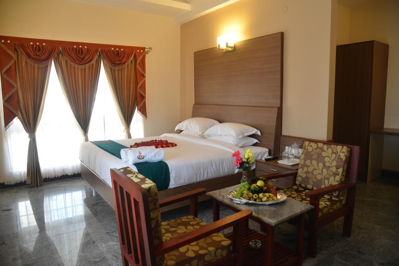 Sri Balaji Hotels Tiruchengodu Eksteriør bilde