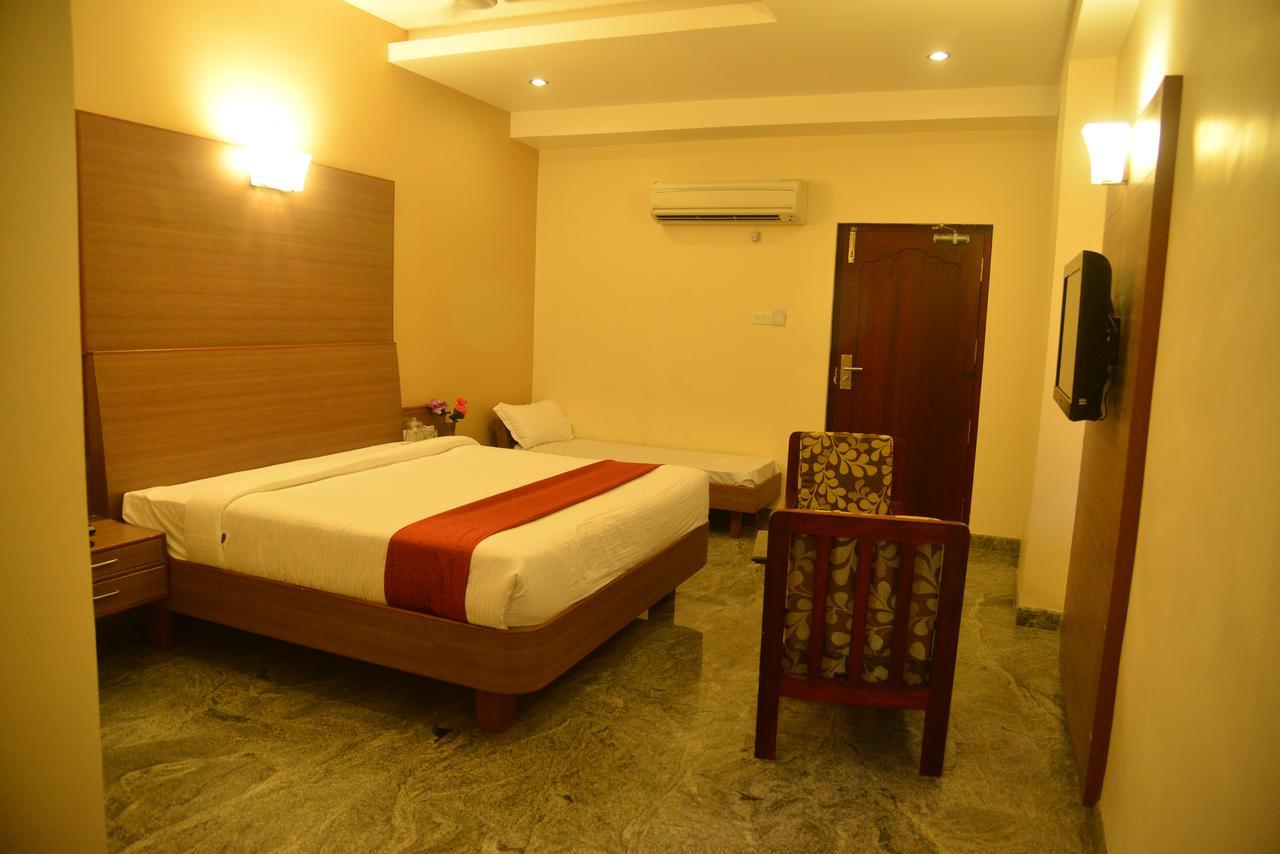 Sri Balaji Hotels Tiruchengodu Eksteriør bilde